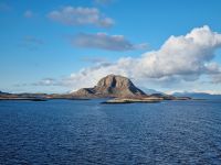 Helgelandküste - Berg Torghatten 