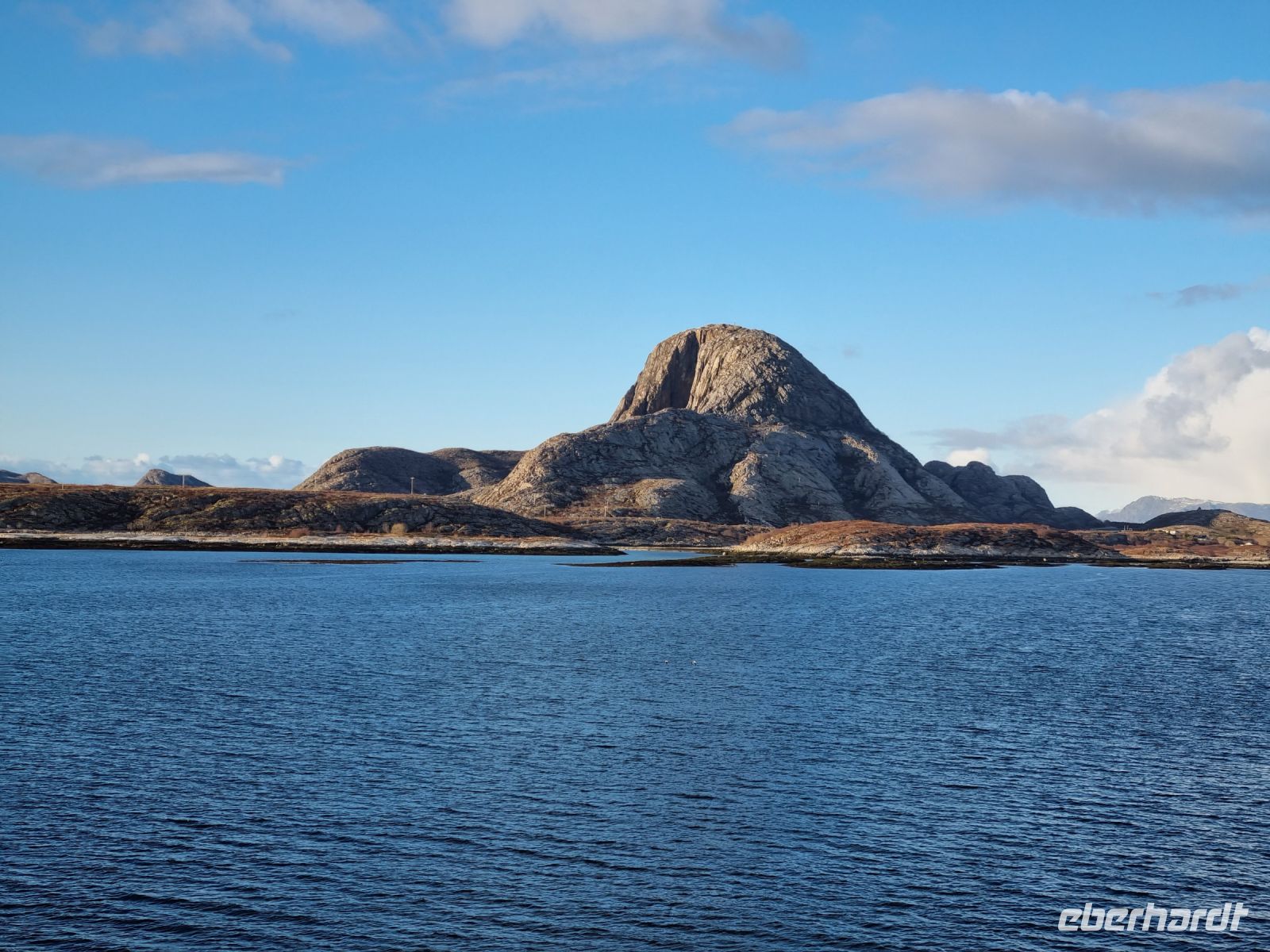 Helgelandküste - Berg Torghatten 