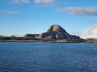 Helgelandküste - Berg Torghatten 