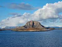 Helgelandküste - Berg Torghatten 