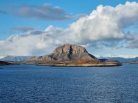 Helgelandküste - Berg Torghatten 