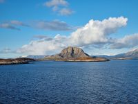 Helgelandküste - Berg Torghatten 