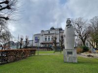 Bergen - Henrik Ibsen-Denkmal vor dem Nationaltheater