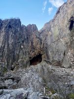 Tag 10 - Vor uns das berühmte Loch im Berg.jpg