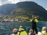 Fjordsafari Flam, Stopp vor Undredal