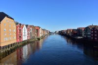 Hurtigruten - MS Polarlys - Historische Speicherhäuser am Nidelven (der Nidfluss) in Trondheim