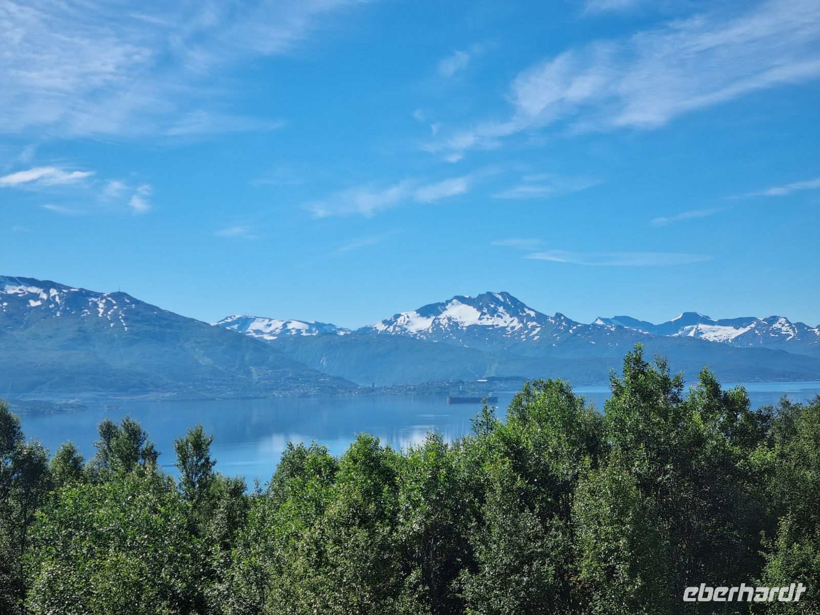 Blick über den Ofoltfjord nach Narvik