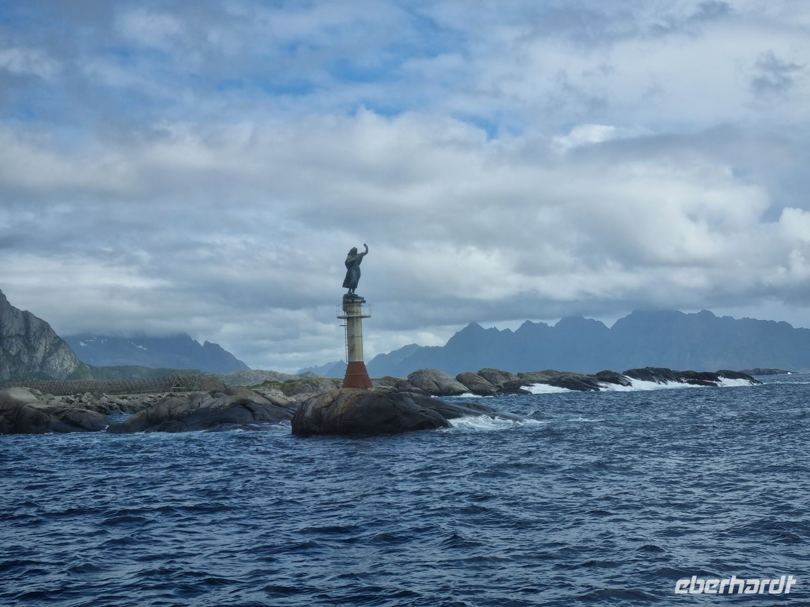 Svolvær (Lofoten) - Statue Statue der Frau Fiskerkona (Fischersfrau)