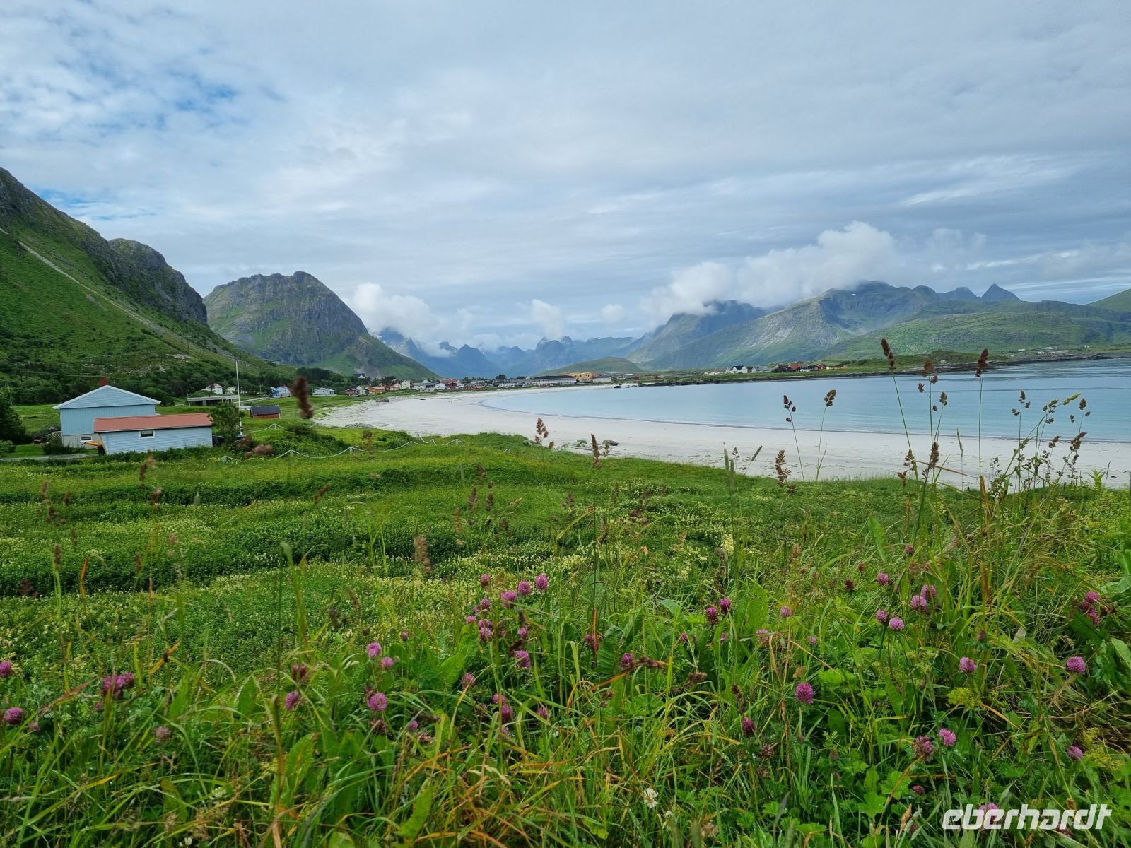 Lofoten (Insel Flakstadøy) - Strand von Ramberg