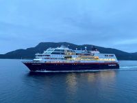 Tag 2 - Begegnung mit der MS Trollfjord.jpg