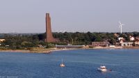 Ausfahrt aus der Kieler Förde - Denkmal Laboe