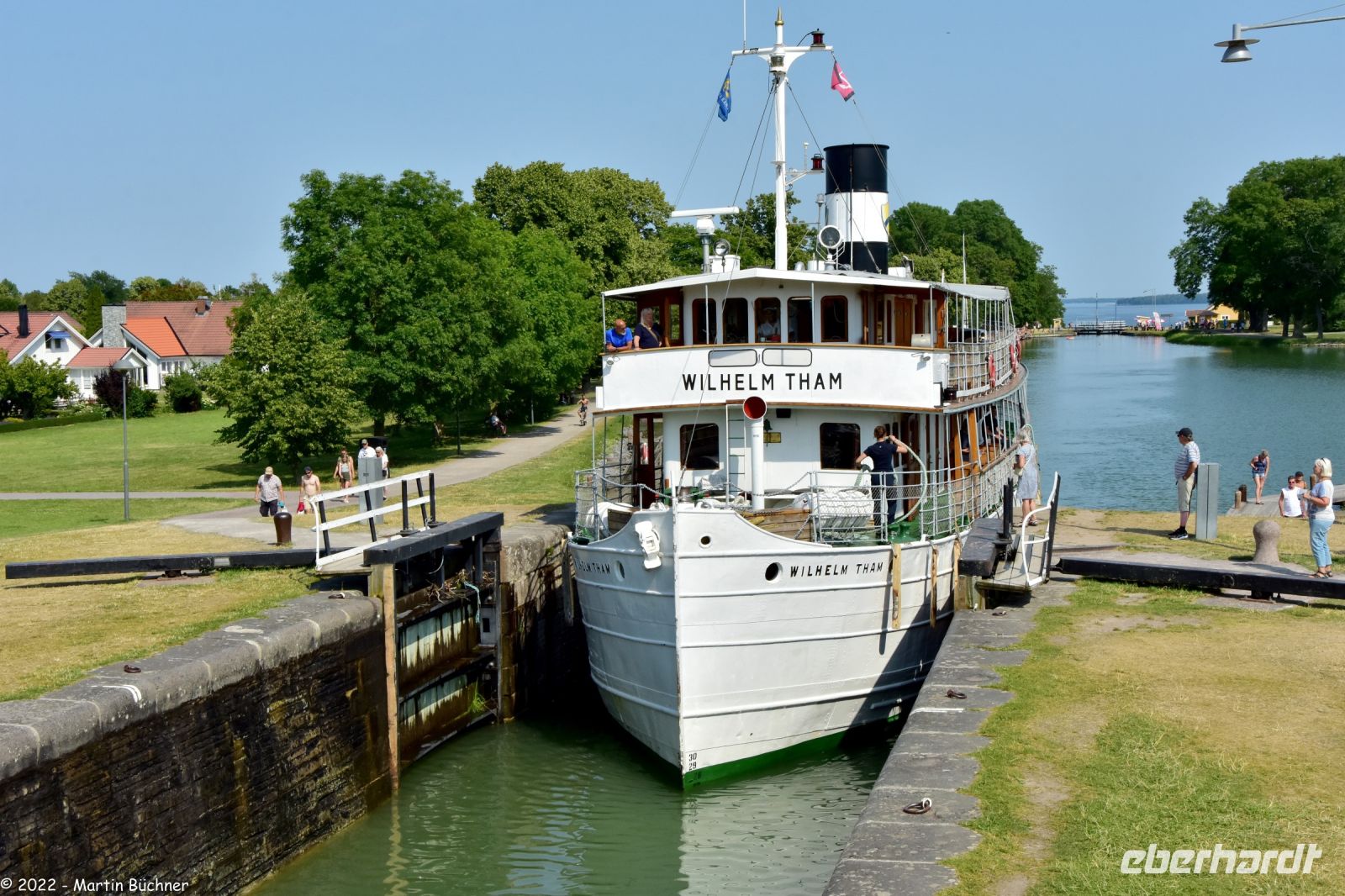 Göta Kanal - Das Blaue Band Schwedens - historischer Dampfer Wilhelm Tham in den Schleusen von Berg