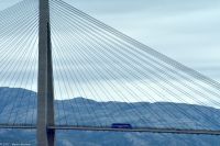 Helgelandsbrücke über den Leirfjorden an der Helgelandskysten