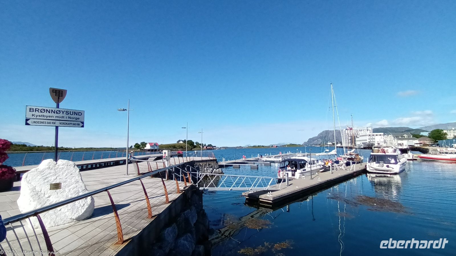 Mittelpunkt der norwegischen Küste in Brønnøysund