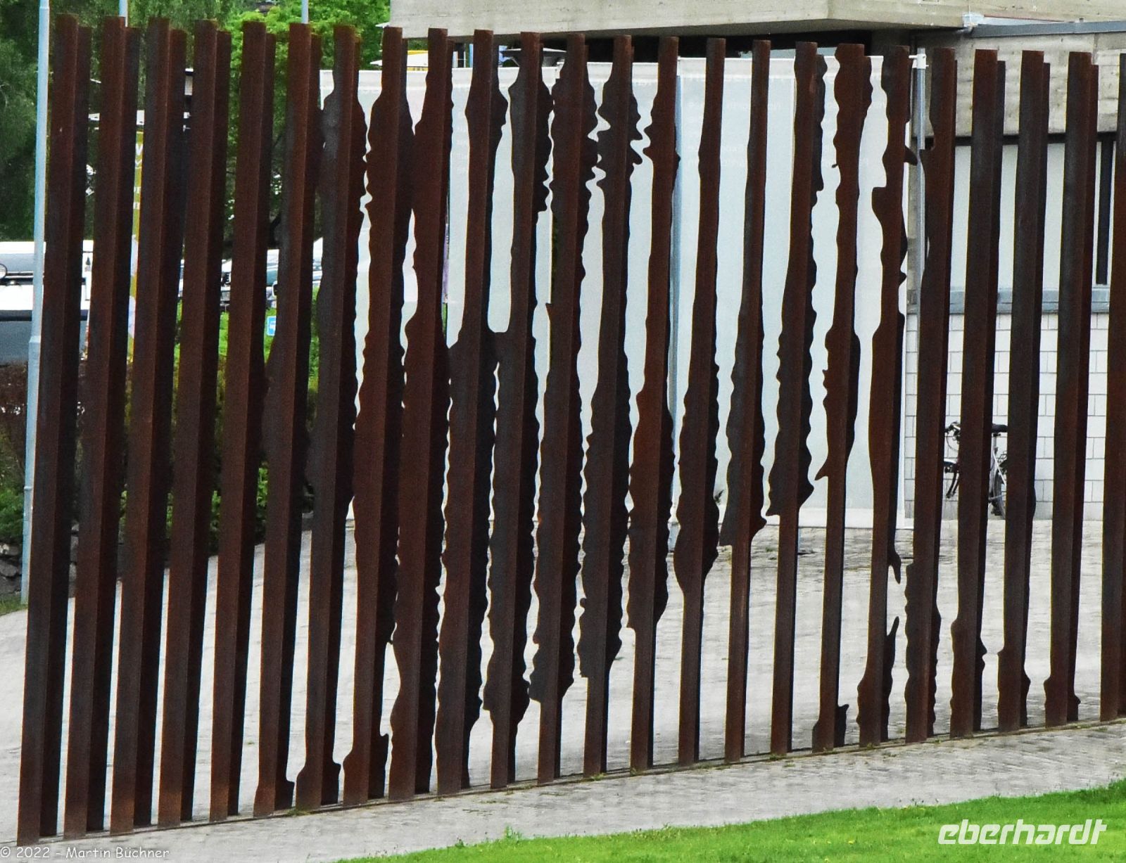 Lillehammer - Freilichtmuseum Maihaugen - in vermeintlichem Schrott am Eingang steckt der Gründer des Museums