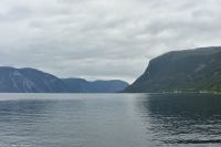 Sognefjord (einer der tiefsten Fjorde der Welt bis 1.280 Meter Wassertiefe!)