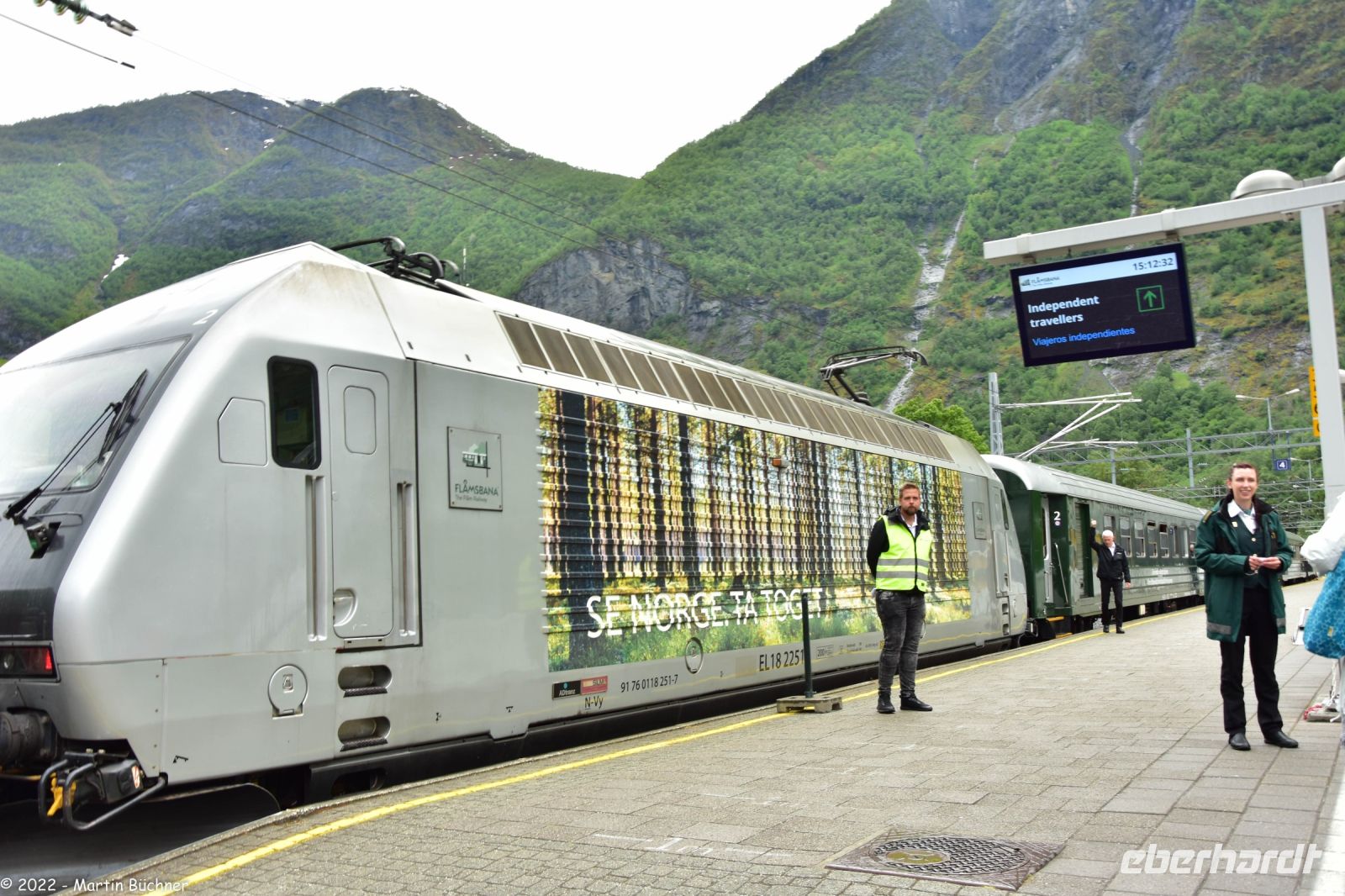 Flåm - Fjordbahnhof der Flåmsbane - der steilsten Eisenbahnstrecke der Welt, die ohne besondere Hilfsmittel von Normalzügen befahren wird