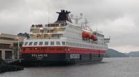 Hurtigruten M/S Polarlys in Bergen vor Abfahrt ins 2.500 km entfernte Kirkenes (Postschiffe)