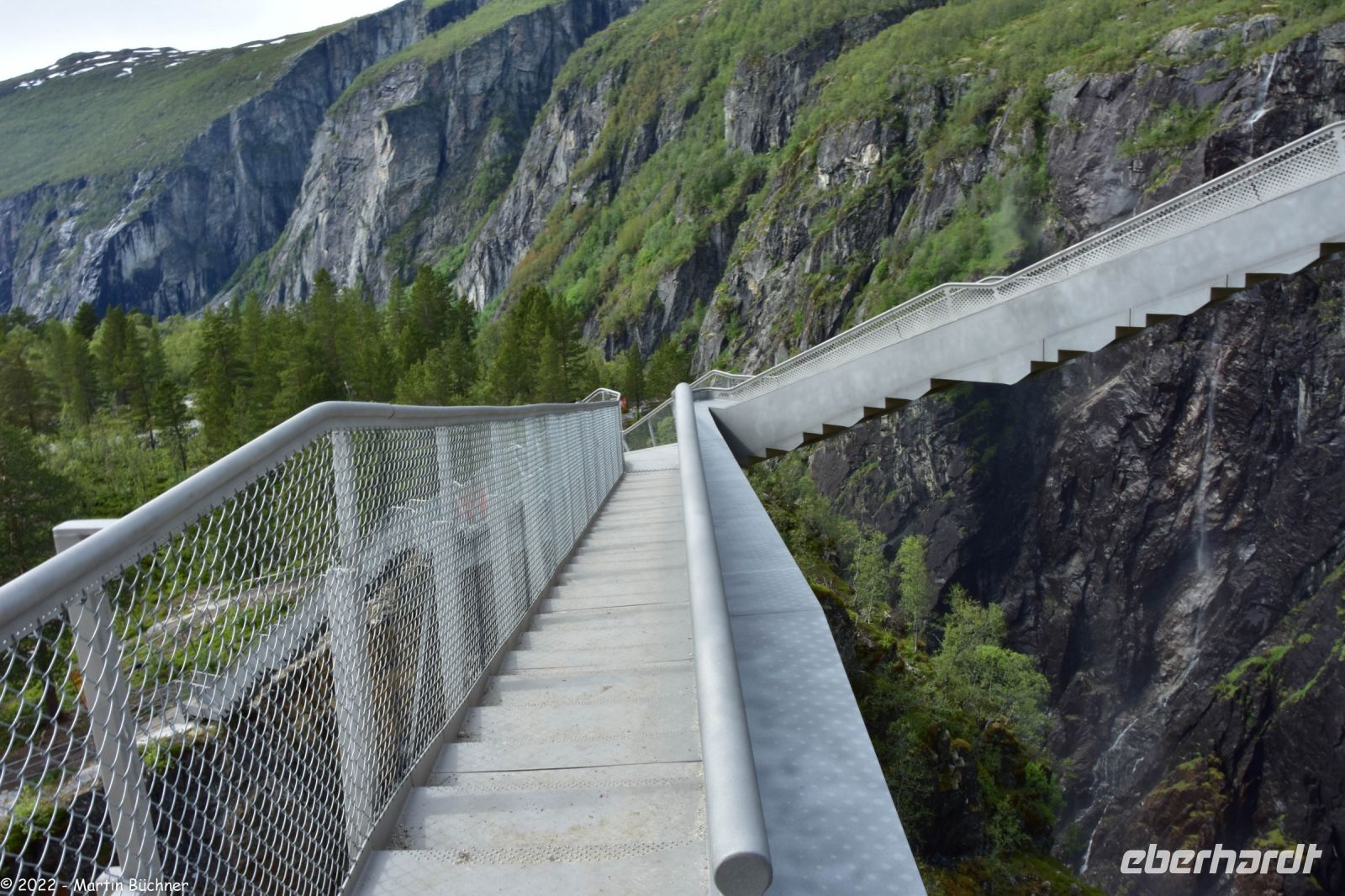 Vøringsfossen im Måbødalen - neue Fußgängerbrücke (in Y-Form) und neue Aussichtsplattformen