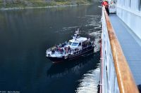 Urke kann nur per kostenlosem Tenderboot erreicht werden