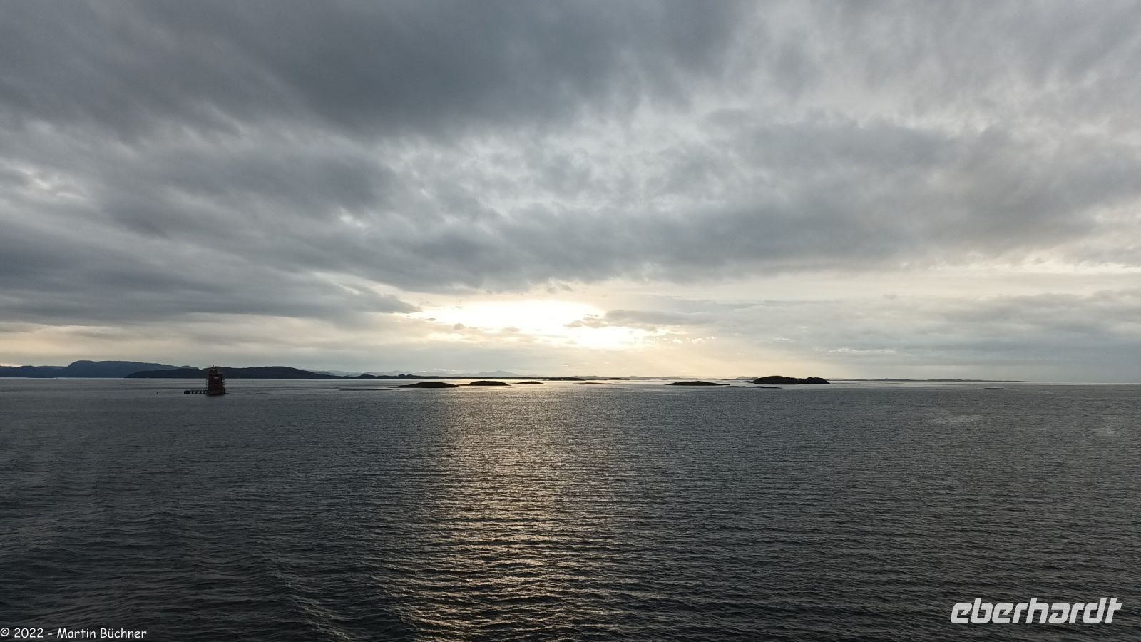 Insel-Archipel im Tarvafjord (Teilgebiet des Frohavet)