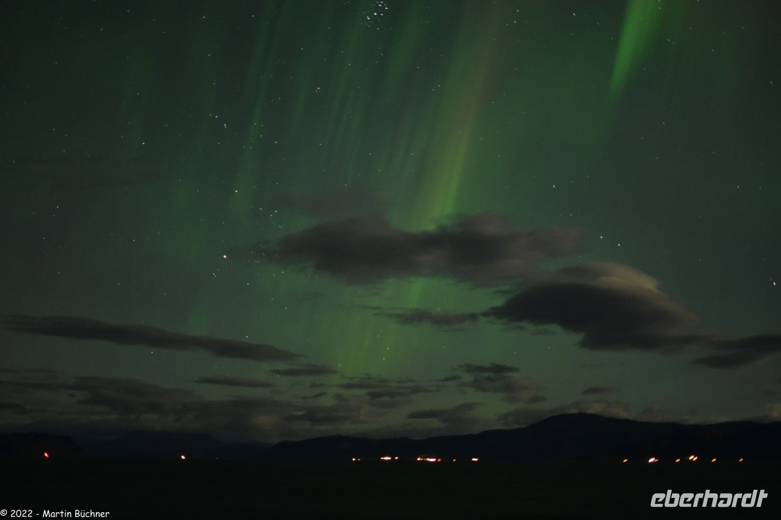 Polarlicht über der offenen Seestrecke Folda