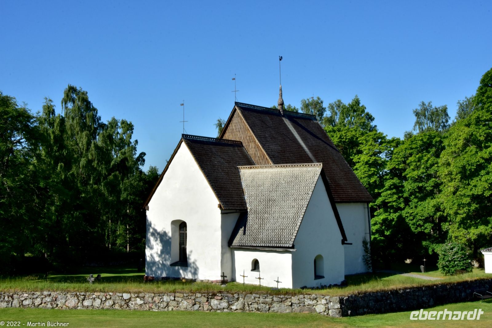 Insel Alnön - Alnö Gamla Kyrka - sie stammt aus dem 12. Jh. und zählt zu den ältesten Kirchen in der Provinz Norrland