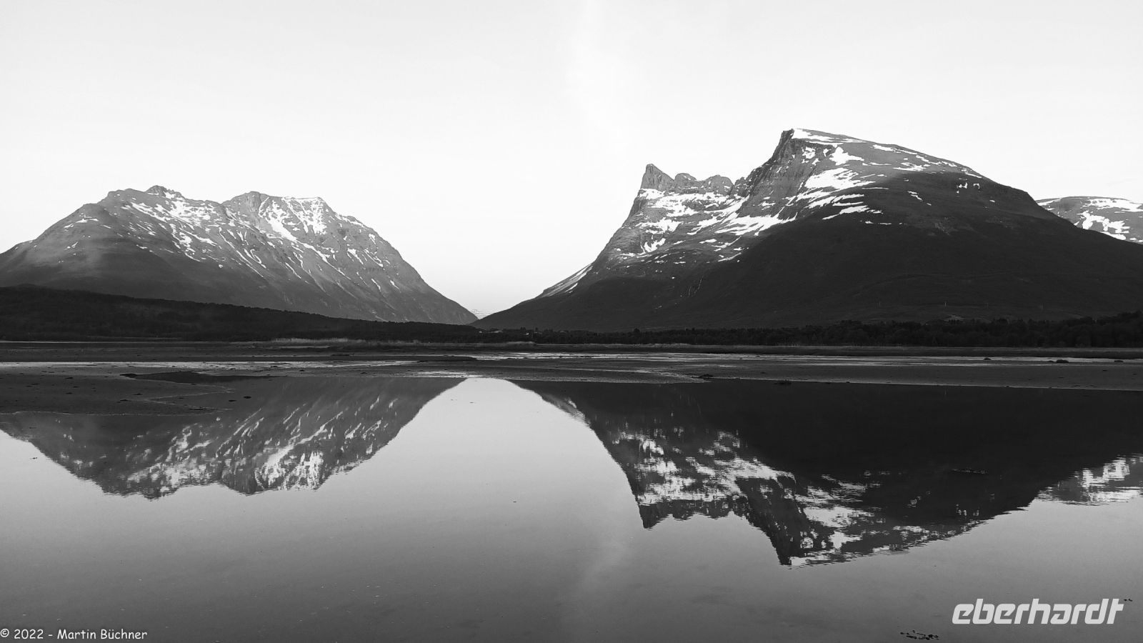 Mitternachtswanderung zum Gezeitenabhängigen Mündungsdelta des mäandrierenden Signaldalelven 