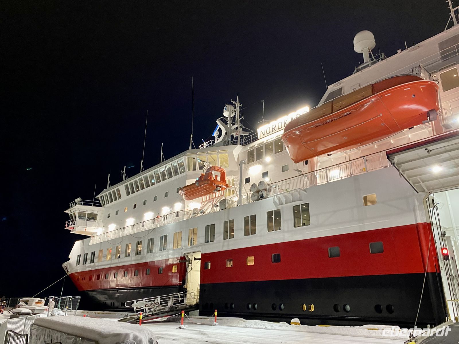 Tag 5 - Fahrt mit dem Hurtigrutenschiff MS Nordkapp (inkl. reichhaltigem Frühstück)