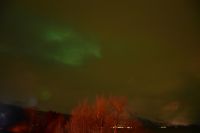 Grünes Leuchten hinter Wolken - das wollen wir besser sehen!
