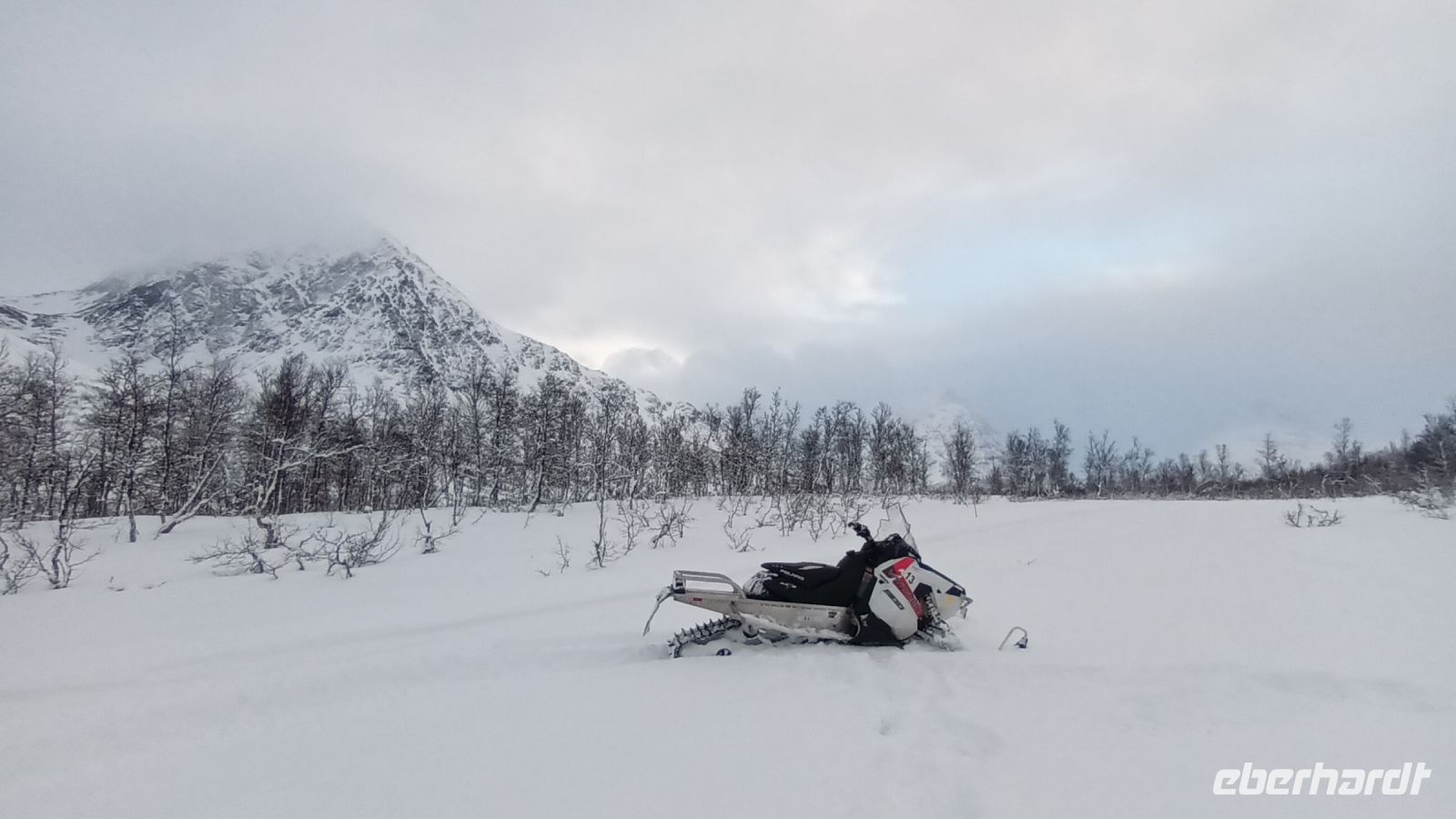 Schneemobilfahrt in den Lyngen-Alpen