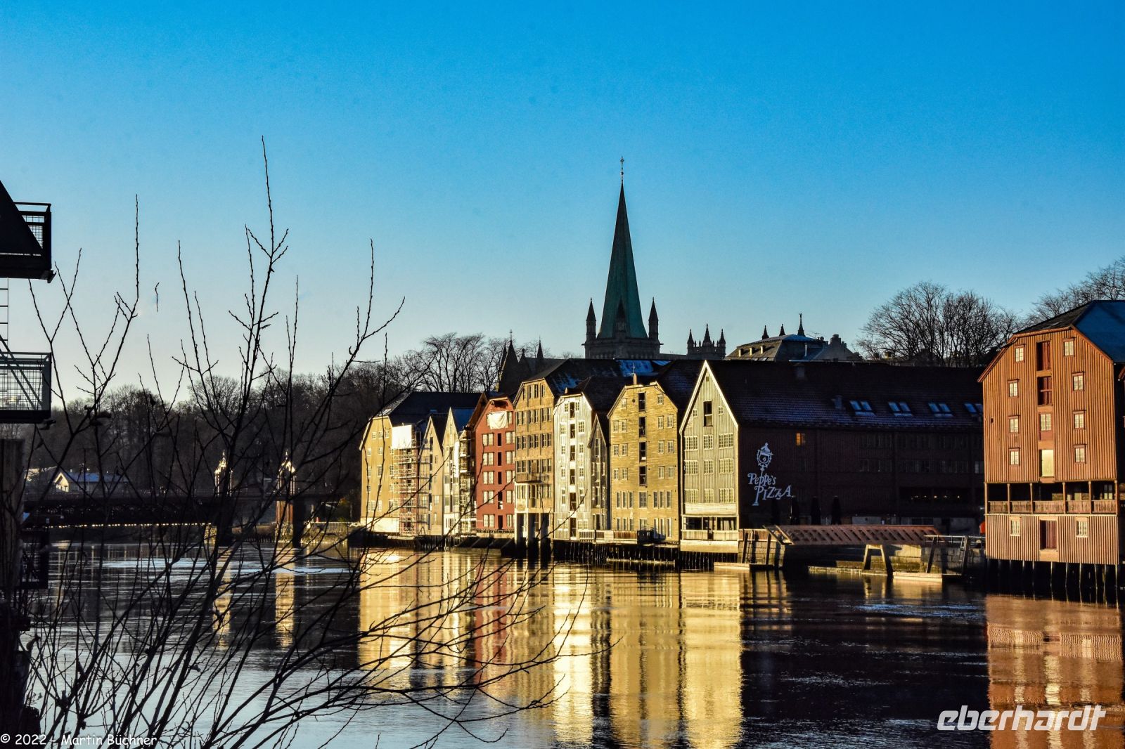 Trondheim - die historischen Speicherhäuser am Fluss Nid (Nidelven)