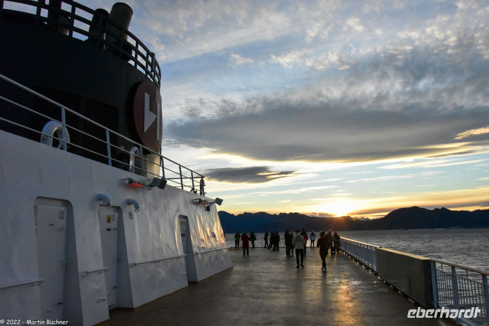 Hurtigruten - M/S Trollfjord - unterwegs entlang der Märchenküste Helgeland in der Provinz Nordland