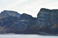 Hurtigruten - M/S Trollfjord - unterwegs entlang der Märchenküste Helgeland in der Provinz Nordland