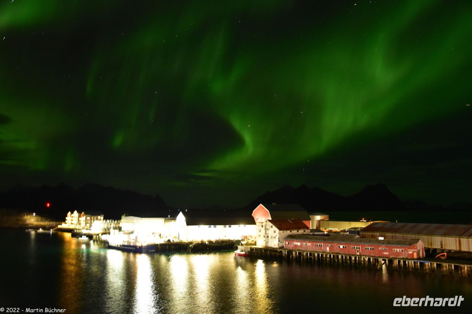 Polarlicht über Svolvær, Lofoten