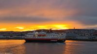 Morgenstimmung in Trondheim - Nordwärtsgehende Hurtigrute M/S Richard With