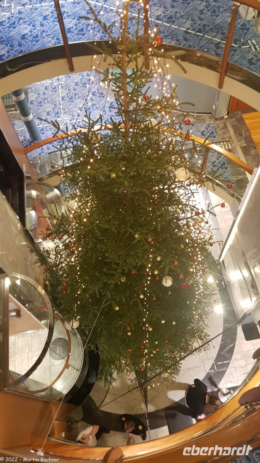 Hurtigruten - M/S Trollfjord - Der Weihnachtsbaum
