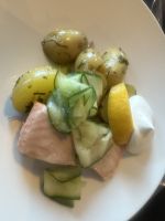 Hurtigruten - Abendessen - Lachs mit warmen Kartoffelsalat 