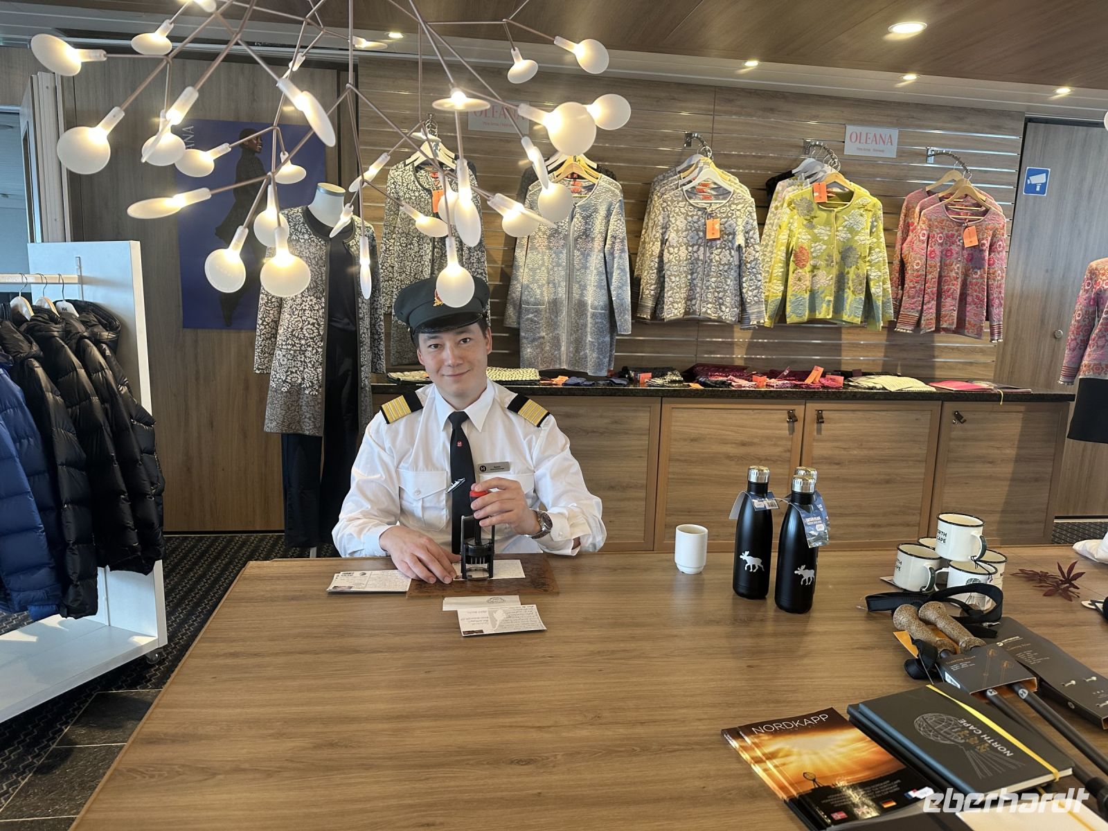 Hurtigruten - MS Nordnorge - der Postmann ist da!