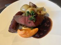 Abendessen - Hauptgang - Finnmark-Rentier, Rentierwurst, Speck, Süßkartoffelpüree…