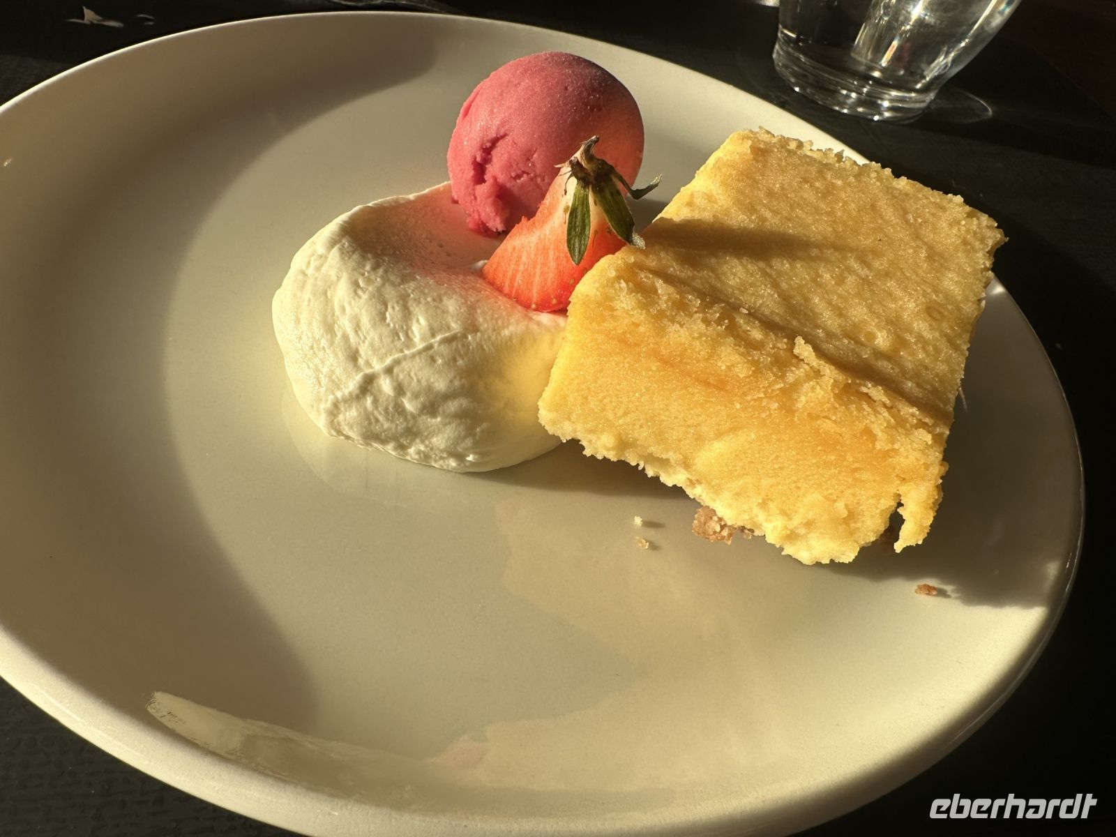Abendessen - Nachtisch Nyr-Käsekuchen mit Himbeersorbet