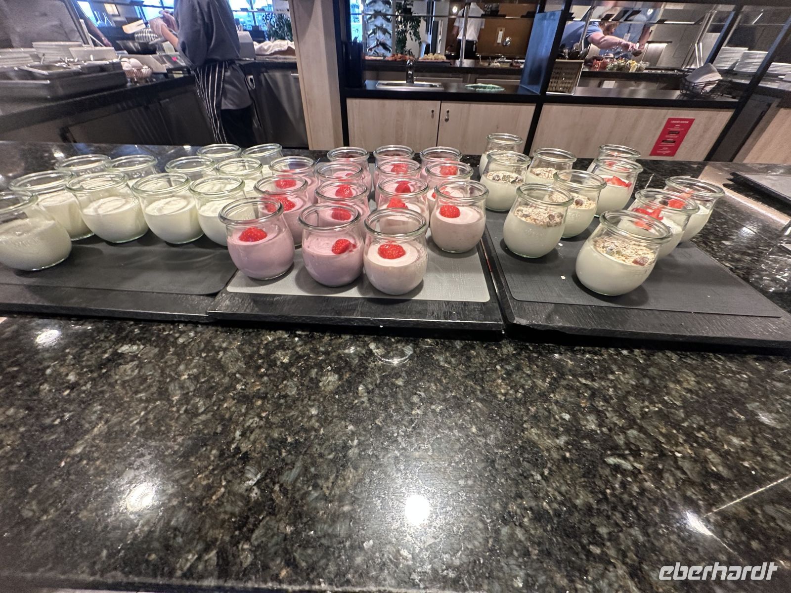 auf der MS Spitsbergen  gibt es ein reichhaltiges und gesundes Frühstück