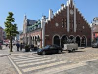 alte Fleischhalle am Rand des Bergener Fischmarktes
