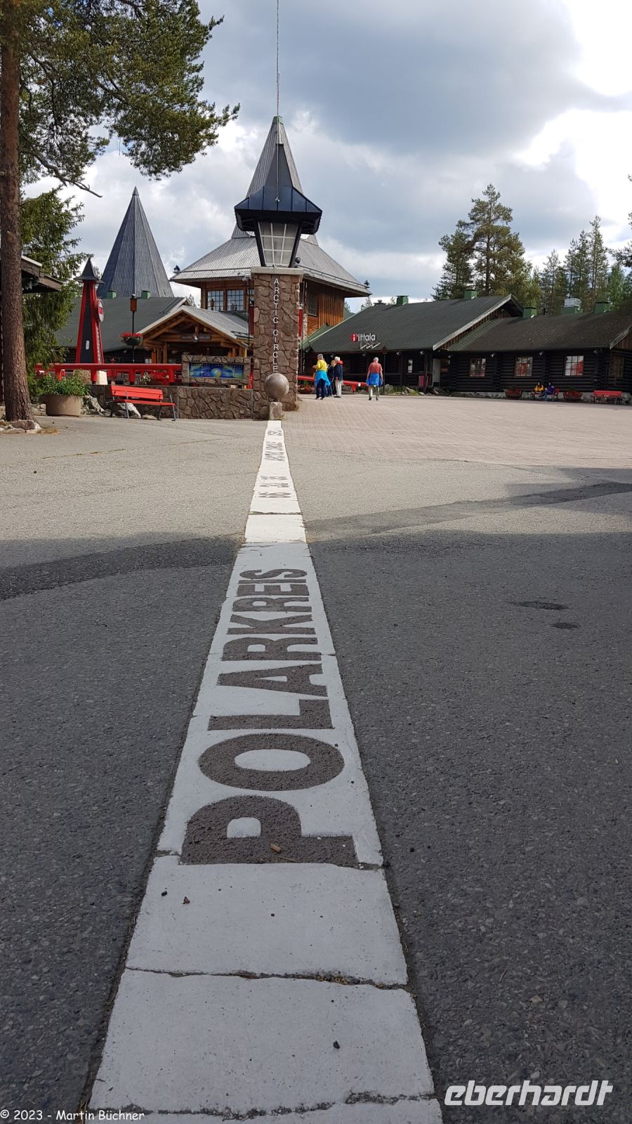 Polarkreis - Napapiiri - Rovaniemi in Finnisch Lappland