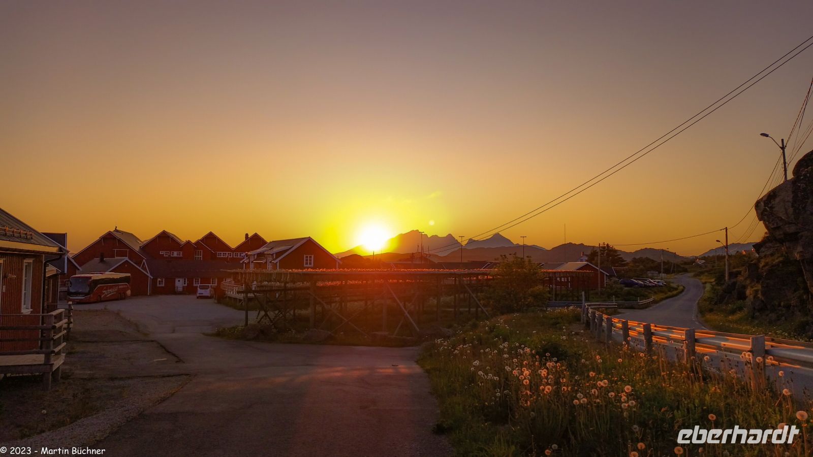 Lofoten - Mortsund - Statles Rorbusenter - Mitternachtssonne!
