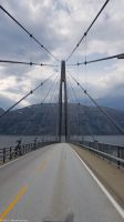 Helgelands-Küstenbrücke über den Leirfjord auf die Insel Alsten (Sandnessjøen)
