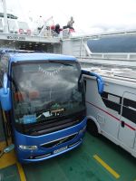 Fähre Solsnes - es ist eng für unseren Bus