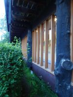 Elveseter-Hotel - Anbau mit rustikalen Säulen