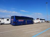 Warten auf der  Fähre 