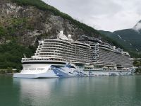 In der Saison liegen mehrere davon in Geiranger .....